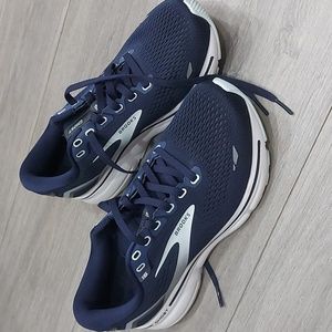 Womens Brooks Ghost 15 running shoes
